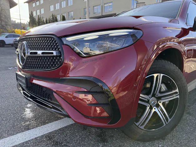 MERCEDES-BENZ GLC 300 e AMG Line 4matic