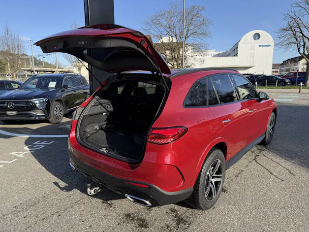 MERCEDES-BENZ GLC 300 e AMG Line 4matic