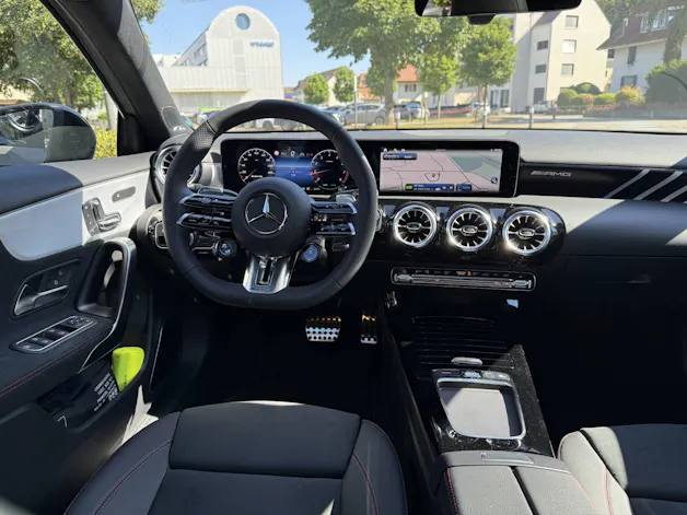MERCEDES-BENZ A 35 AMG 4matic