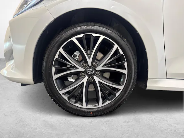Toyota Yaris 1.5 VVT-i HSD Trend