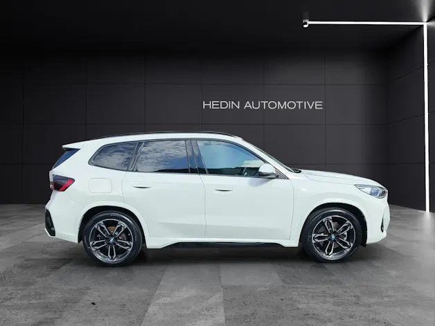 BMW X1 U11 23i xDrive paddles
