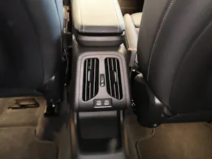 BMW X1 U11 23i xDrive paddles