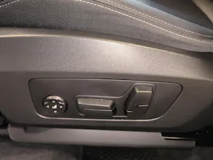 BMW X1 U11 23i xDrive paddles
