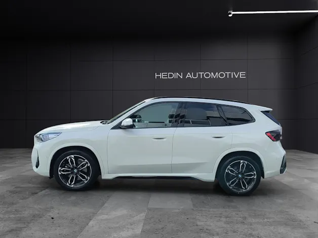 BMW X1 U11 23i xDrive paddles