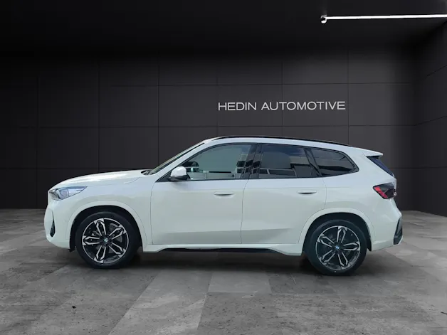 BMW X1 U11 23i xDrive paddles