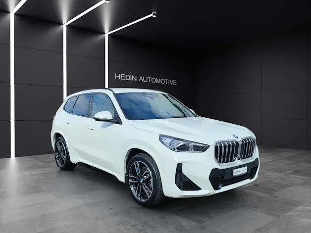 BMW X1 U11 23i xDrive paddles