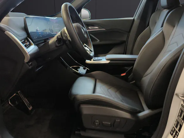 BMW X1 U11 23i xDrive paddles