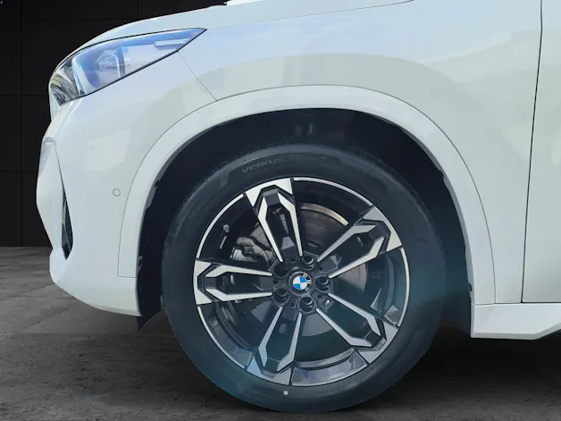 BMW X1 U11 23i xDrive paddles