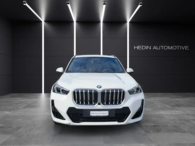 BMW X1 U11 23i xDrive paddles