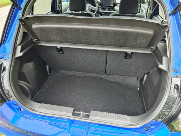 Suzuki Swift 1.2 Sakura Top Hybrid 4x4