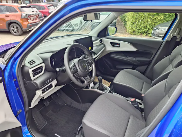 Suzuki Swift 1.2 Sakura Top Hybrid 4x4