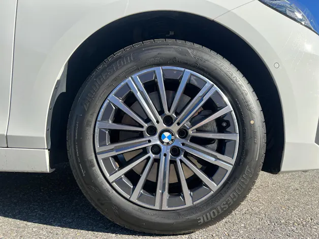 BMW 230e xDrive Active Tourer (CH)β½ + π