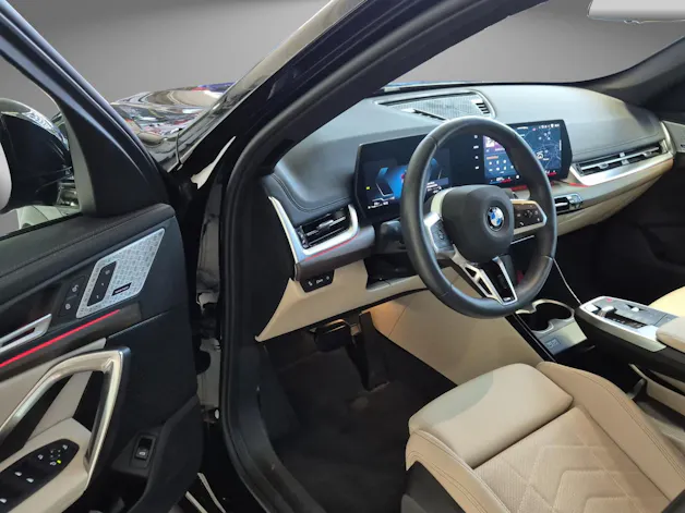 BMW X1 U11 18i sDrive paddles