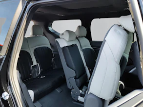 https://vehicle.imgix.net/4477184/47efcac8-8c8a-426d-ab9b-f4031d6d668d.jpg