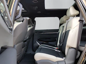 https://vehicle.imgix.net/4477184/b9871859-cb4f-4501-8d28-8bf82c4b4098.jpg