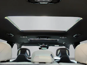 https://vehicle.imgix.net/4477184/ec98dd31-a809-49aa-8957-a3f3bbcde0e5.jpg