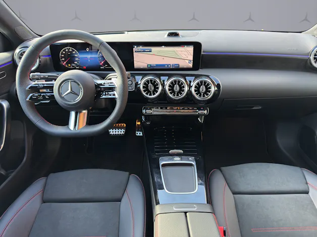 MERCEDES-BENZ A-Klasse W177 A 220 AMG Line 4m