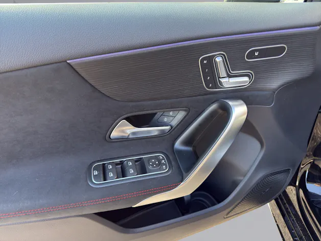 MERCEDES-BENZ A-Klasse W177 A 220 AMG Line 4m