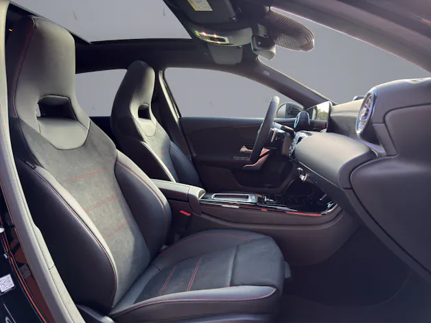 MERCEDES-BENZ A-Klasse W177 A 220 AMG Line 4m