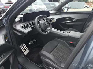 PEUGEOT 5008 1.6 PHEV 225 GT Exclusive