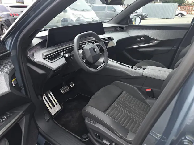 PEUGEOT 5008 1.6 PHEV 225 GT Exclusive