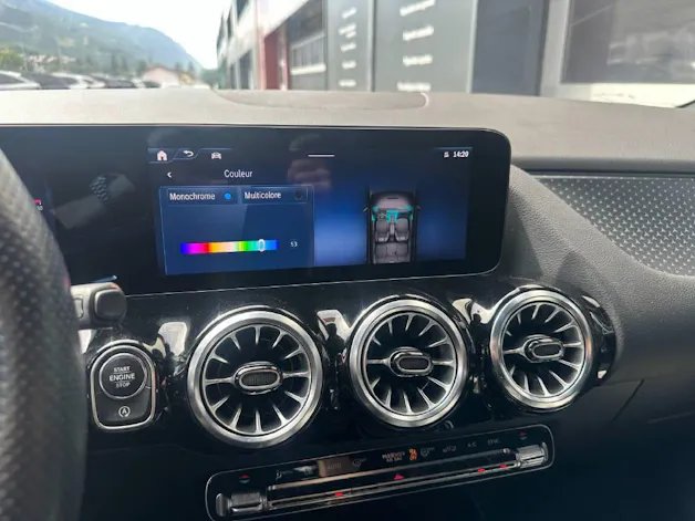 MERCEDES-BENZ GLA 220 AMG Line 4matic (CH)