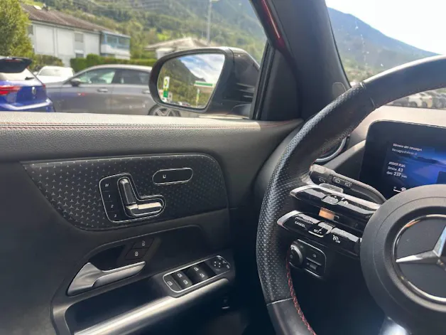 MERCEDES-BENZ GLA 220 AMG Line 4matic (CH)
