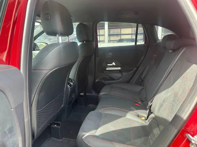 MERCEDES-BENZ GLA 220 AMG Line 4matic (CH)
