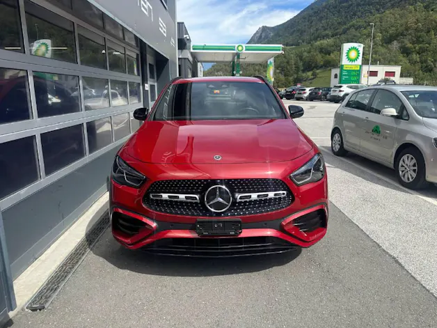 MERCEDES-BENZ GLA 220 AMG Line 4matic (CH)