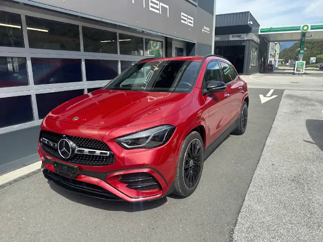 MERCEDES-BENZ GLA 220 AMG Line 4matic (CH)