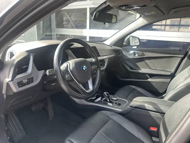 BMW 118i  (CH)