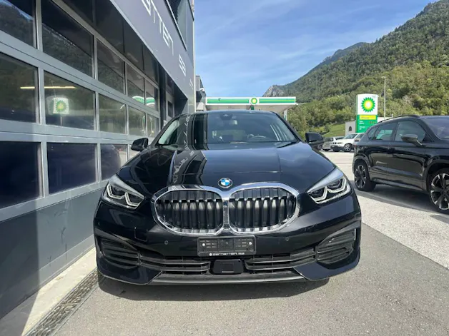 BMW 118i  (CH)