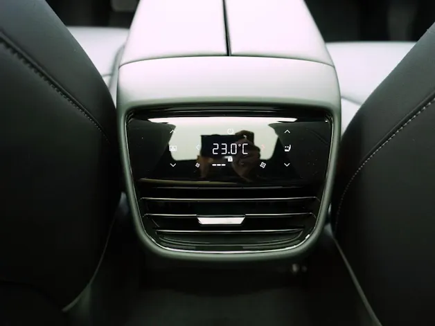 MAZDA CX-6e Takumi
