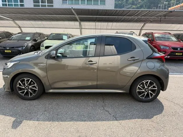 Toyota Yaris 1.5 VVT-i HSD Trend