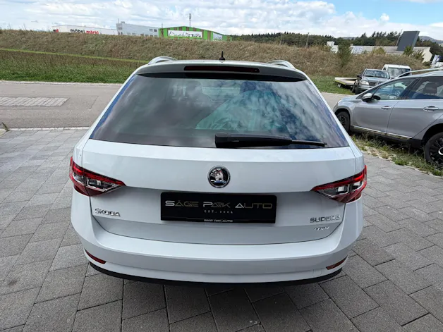 SKODA Superb Combi 2.0 TDI 190 L & K 4x4 DSG (Laurin & Klement)