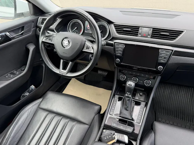 SKODA Superb Combi 2.0 TDI 190 L & K 4x4 DSG (Laurin & Klement)