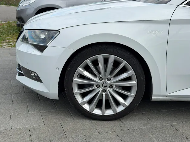 SKODA Superb Combi 2.0 TDI 190 L & K 4x4 DSG (Laurin & Klement)