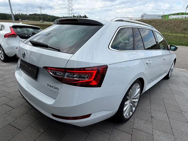 SKODA Superb Combi 2.0 TDI 190 L & K 4x4 DSG (Laurin & Klement)