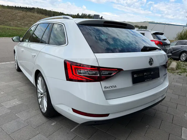 SKODA Superb Combi 2.0 TDI 190 L & K 4x4 DSG (Laurin & Klement)
