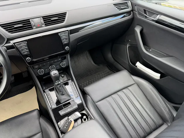 SKODA Superb Combi 2.0 TDI 190 L & K 4x4 DSG (Laurin & Klement)