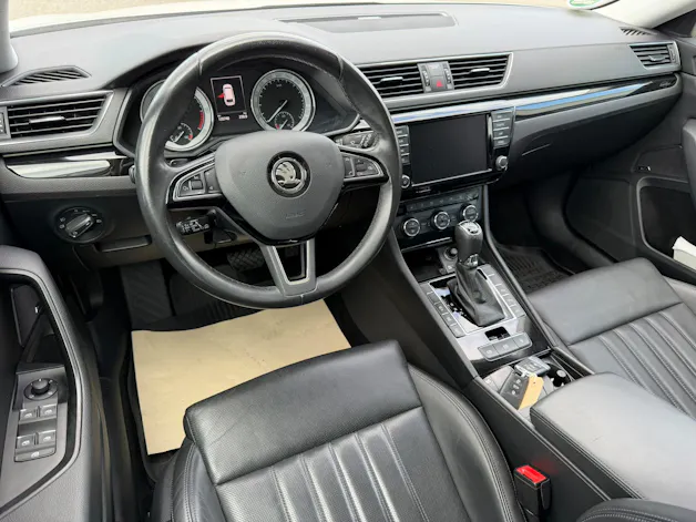 SKODA Superb Combi 2.0 TDI 190 L & K 4x4 DSG (Laurin & Klement)