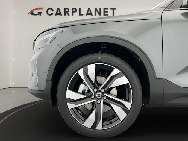 VOLVO XC40 2.0 B3 MH Plus Dark