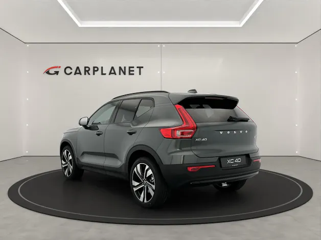 VOLVO XC40 2.0 B3 MH Plus Dark