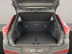 VOLVO XC40 2.0 B3 MH Plus Dark