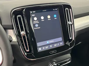 VOLVO XC40 2.0 B3 MH Plus Dark