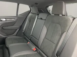 VOLVO XC40 2.0 B3 MH Plus Dark