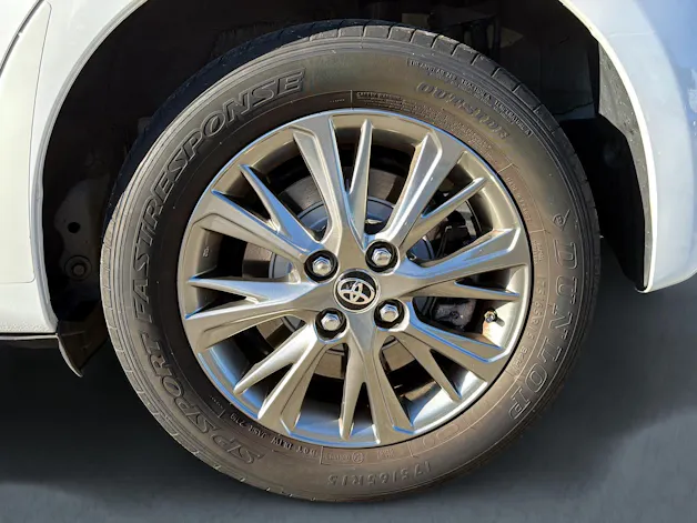 Toyota Yaris 1.5 VVT-i HSD Trend