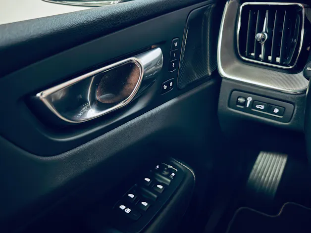 VOLVO XC60 T6 eAWD R-Design Geartronic