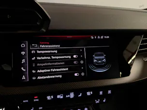 AUDI RS3 Limousine 2.5 TSI quattro S-tronic Schalensitze