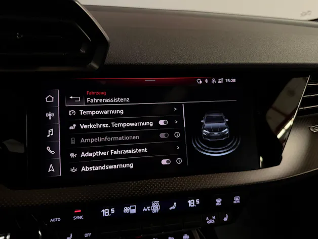 AUDI RS3 Limousine 2.5 TSI quattro S-tronic Schalensitze